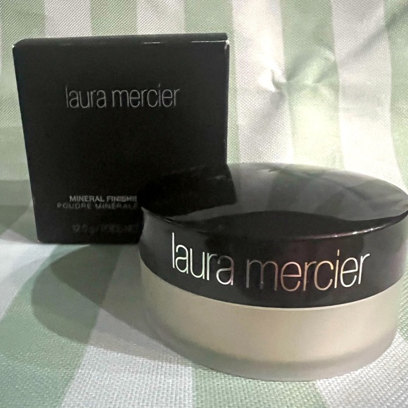 laura mercier Other - Laura Mercier Translucent Finishing Powder